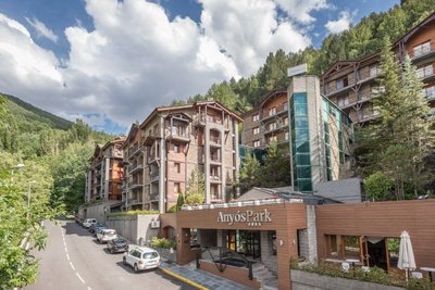 Facade AnyósPark Mountain